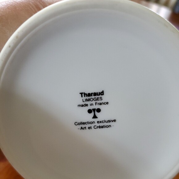 Limoges Vanity Jar with beautiful butterfly - Picture 2 of 6